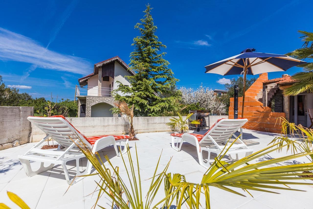Holliday Home Maxdom Сукошан Экстерьер фото